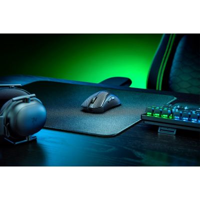 2. Razer DeathAdder V3 Pro Gaming-Maus, rechte Seite, RF Wireless + USB Typ-C, optisch, 30000 DPI