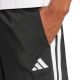 11. adidas Essentials 3-Streifen Chelsea Shorts M JW1911