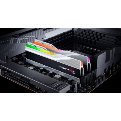 9. DDR5 32GB PC 6000 CL32 G.Skill KIT (2x16GB) 32-TZ5RS RGB-Speicher