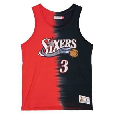 Mitchell & Ness NBA Philadelphia 76ers Allen Iverson Tanktop aus Baumwolle mit Batikmuster - TTNK3206-P76YYAIVRDBK