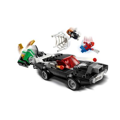 4. LEGO MARVEL SUPER HEROES 76309 Spider-Man vs. Venoms Muscle-Car