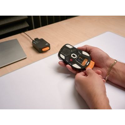 17. Glorious Gaming Model D3 Kabellose Maus für Rechtshänder, RF-Funk, optisch, 30000 DPI