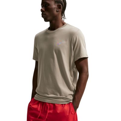 3. Nike Club Herrenshorts rot FN3307 657
