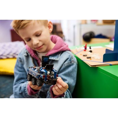 11. LEGO Marvel Super Heroes 76349 – Spider-Man Gefangenenjagd