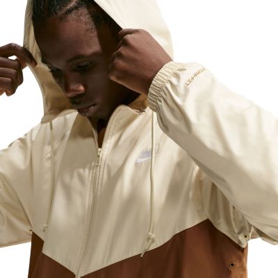 5. Nike Windrunner Herrenjacke Beige-Braun HV8369 230