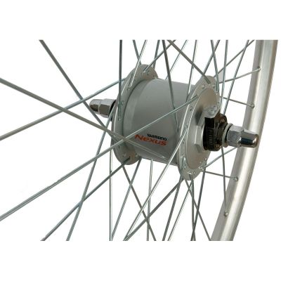 8. 28-Zoll-Vorderrad mit Shimano-Nabe und silberner Felge