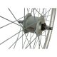 8. 28-Zoll-Vorderrad mit Shimano-Nabe und silberner Felge