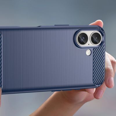 5. Carbon Case Silikonhülle für iPhone 16 Plus – blau