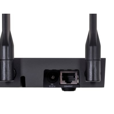 9. Mikrotik RB4011iGS+5HacQ2HnD-IN WiFi 5 Router 2,4 GHz (2x2)/5 GHz (4x4) 11p