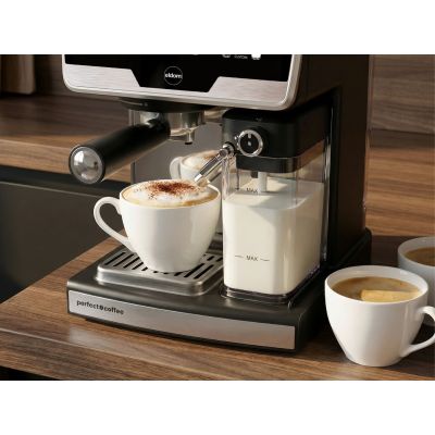 34. ELDOM Espressomaschine ECK1 1300W 20 BAR, Milchbehälter, 6 Automatikprogramme, 2 manuelle Programme