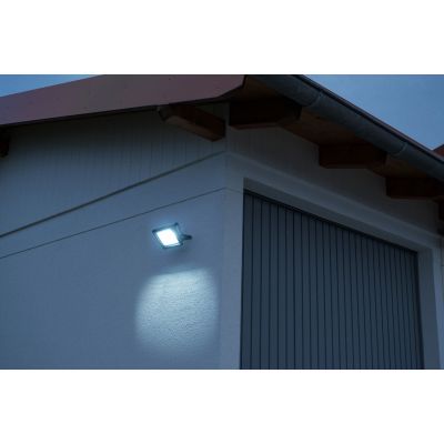 8. Brennenstuhl 1171250541 Strahler Schwarz 50 W LED D