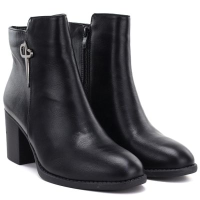 4. Schwarze Damen-Stiefeletten mit Absatz M.Daszyński SA250-4