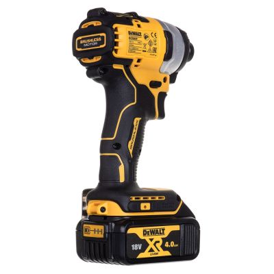 5. DEWALT Kombi-Werkzeugset 18V 2x4,0Ah DCK2062M2T