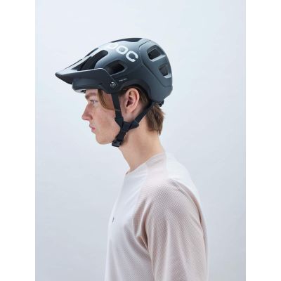 7. POC Tectal Fahrradhelm Schwarz