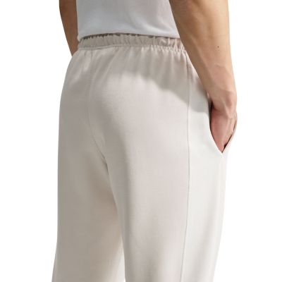 4. Nike Sportswear Club Herrenhose Creme IO1376 104