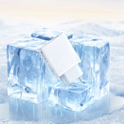 13. Joyroom JR-TCF14 20W USB-A USB-C Wandladegerät superdünn – Weiß
