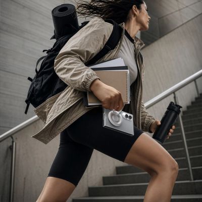7. Spigen AirSkin MagFit MagSafe Hülle für Samsung Galaxy Z Fold 8 – Transparent und Weiß