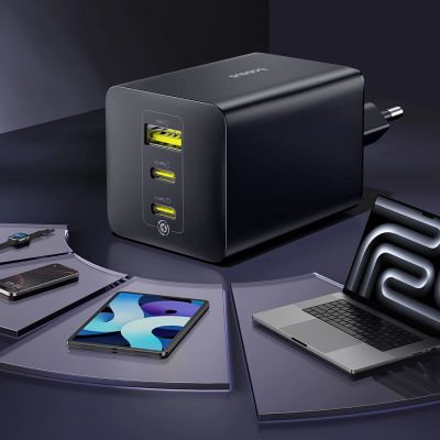 8. Baseus EnerFill FE11 100W Wandladegerät 2 x USB-C + USB-A - Schwarz