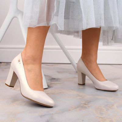 8. Sergio Leone W SK193B Pumps mit beigefarbenem Perlenabsatz 