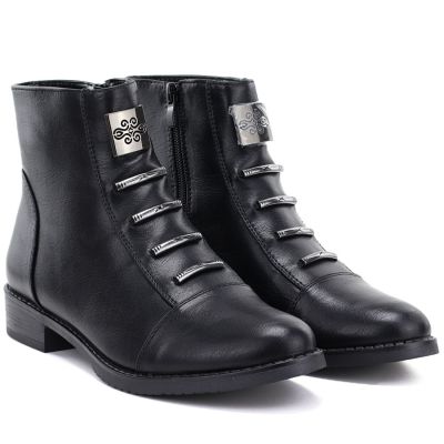4. Schwarze flache Damen-Ankle-Boots M.Daszyński SA62-126