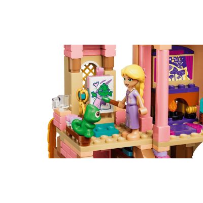 4. LEGO Disney 43297 – Rapunzels Schloss