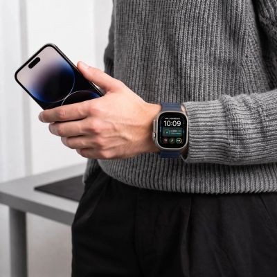 4. Tech-Protect Silikonarmband für Apple Watch 44 / 45 / 46 / 49 mm – Marineblau