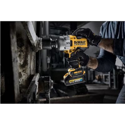 8. DEWALT Schlagschrauber DCF964NT-XJ