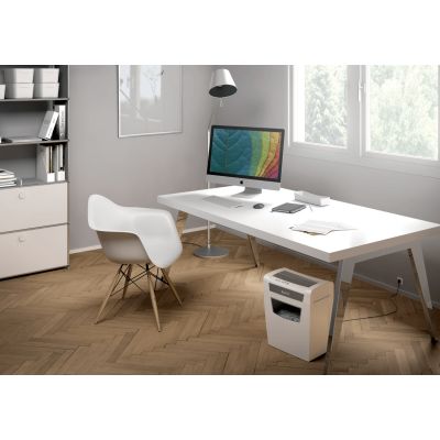 8. Leitz IQ Home Office P4 Aktenvernichter, 10 Blatt, 23-Liter-Auffangbehälter