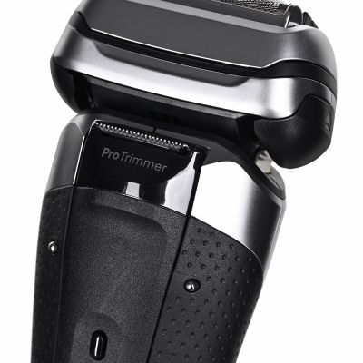 17. Braun Series 9 PRO+ 9667CC Elektrorasierer, silber