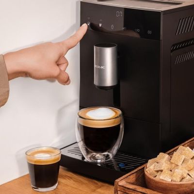 4. Cecotec Cremmaet Compact Vollautomatische Espressomaschine 1,1 l