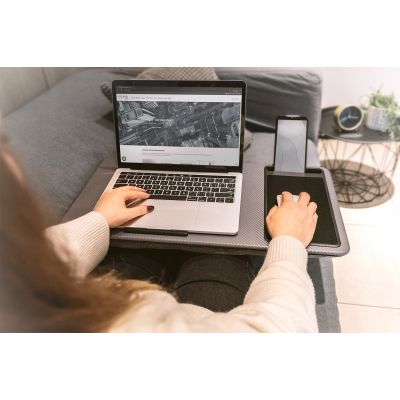 3. Notebookständer mit Mauspad