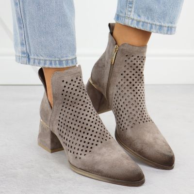 7. Wildleder-Ankle-Boots für Damen mit durchbrochenen Absätzen, grau, Potocki SZ12356