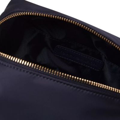 9. Tommy Hilfiger My Tommy Idol Kulturtasche AW0AW13659