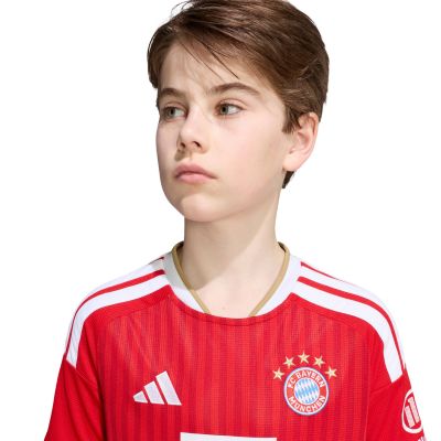 7. adidas FC Bayern 26/27 Heimtrikot rot JZ3098