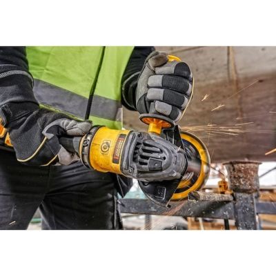 5. DeWALT DCG418T2-QW Bodenpoliermaschine/Schleifmaschine
