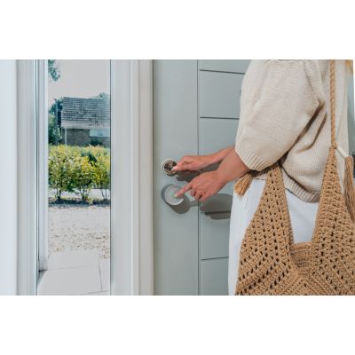 44. Yale Linus Smart Lock L2 Lite Schwarzes intelligentes Türschloss