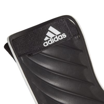 4. Adidas Tiro SG Trn M GJ7758 Schienbeinschoner
