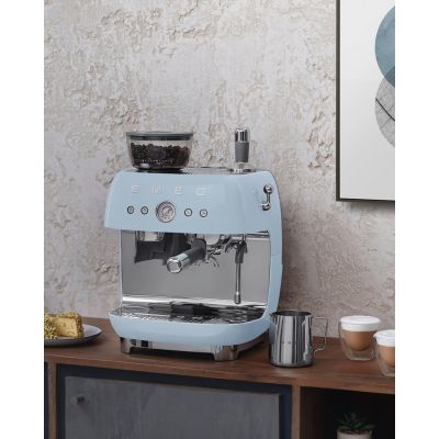 19. Smeg EGF03PBEU Kaffeemaschine, manuelle Espressomaschine, 2,4 l