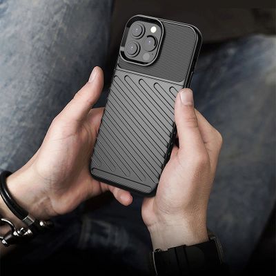 10. Thunder Case Flexibel Robuste Panzer Handyhülle TPU Schutzhülle für iPhone 13 Pro Max grün