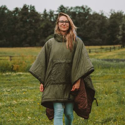 20. Isolierter wasserdichter Campingponcho von Offlander OFF_CACC_05GNR