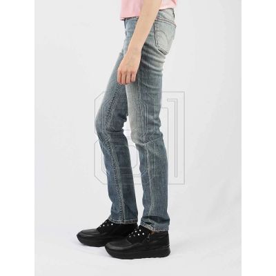 3. Levi's W 10571-0045 Jeans