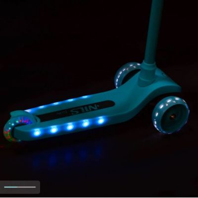 7. Nils Fun HLB09 Led Kinderroller 16-51-090