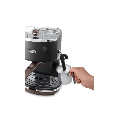 2. DeLonghi ECOV311.BK Espressomaschine (1100W; beige)