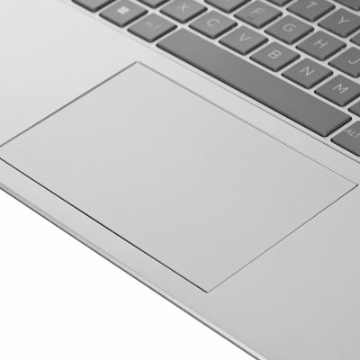 8. HP 15-fc0043ny Ryzen 3 5425U 15,6" FHD 8GB DDR4 SSD256Vega 6 Win11 Natural Silver 2Y