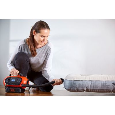 4. BDCINF18N Black+Decker Akku-Kompressor