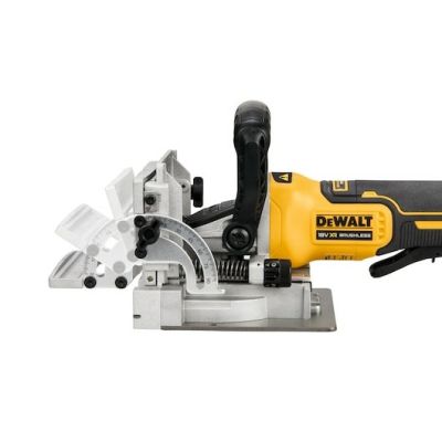 4. DeWALT DCW682NT-XJ Abstreifmaschine