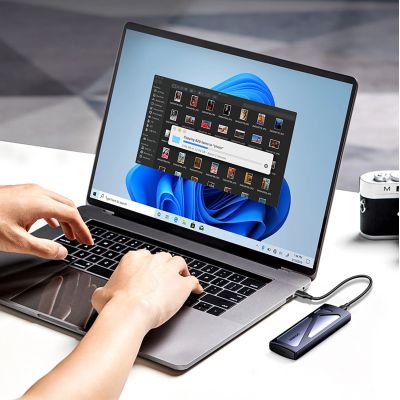 5. Ugreen CM578 15512 Gehäuse für M.2 NVMe 10 Gbit/s Laufwerk – Schwarz + USB-C/USB-A-Kabel + USB-C/USB-C-Kabel
