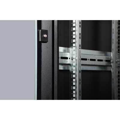 7. Digitus Unique Netzwerkschrank - 600x600 mm (BxT)