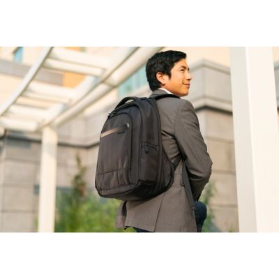 14. Kensington Contour 2.0 Pro Rucksack für 17"-Laptop