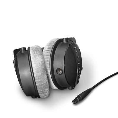 8. Beyerdynamic DT 770 PRO X 48 OHM - Geschlossener Studio-Kopfhörer